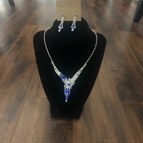 Rhinestone Blue matching jewelry set Drop earrings and necklace - Picture 7 of 8